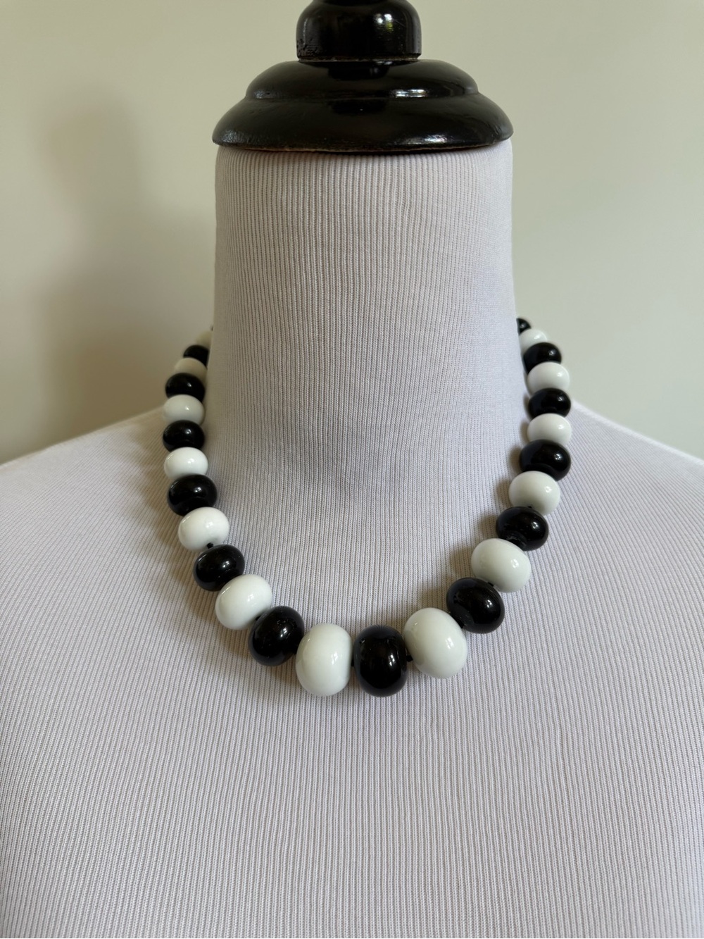 Classic Black and White Bead Necklace - Women Jewelry